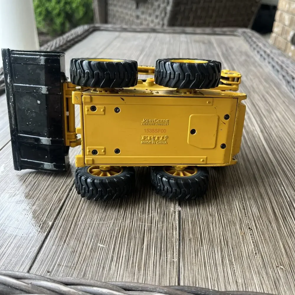 ERTL John Deere 320 Skid Steer Loader 1/16 Scale Diecast Metal Toy Loose